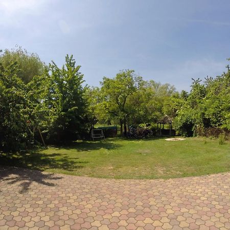 Bodza Vendeghaz Hotel Balatonfured Exterior photo